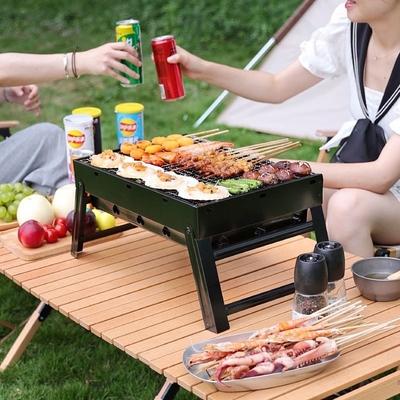 Grill na zewnątrz kempingowy na węgiel drzewny